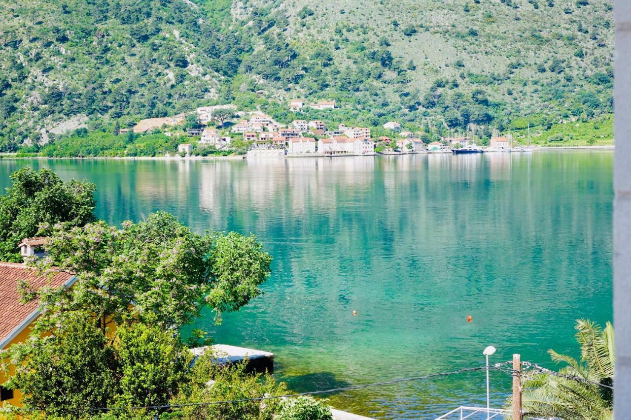 Appartamento Melodia del Mare Cattaro Esterno foto